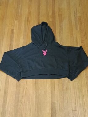 PLAYBOY Black Cropped Hoodie with Hot Pink Bunny